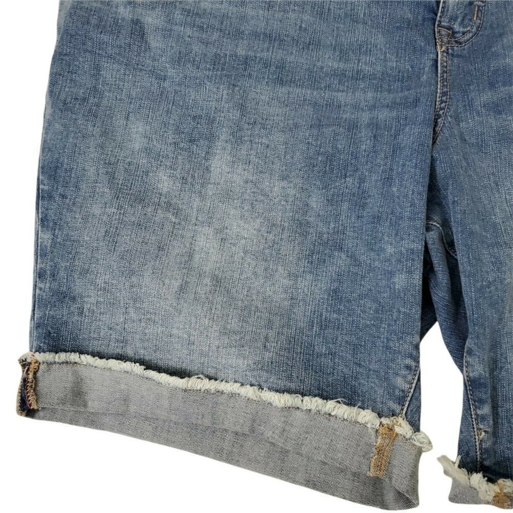 Torrid Boyfriend Bermuda Shorts 10" Vintage Stretch Low Rise Medium Wash NWT - Picture 4 of 9